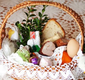 easter-basket-56d349a53df78cfb37d28392.jpg