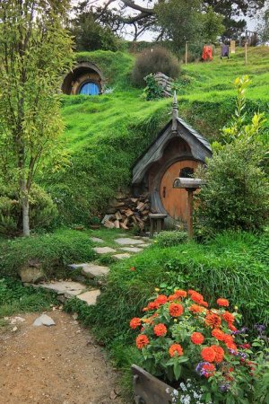 Hobbit House 2.jpg