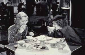 Ladies-Dining-on-Tricorne-300x195.jpg