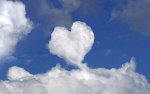 cloud-heart_2635154k.jpg