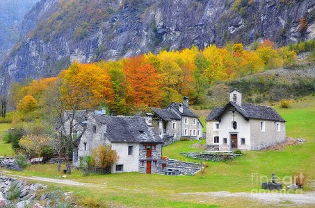 11-alpine-village-mats-silvan.jpg