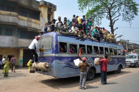 Overloaded-Vehicles-15-1-1238712406.jpg