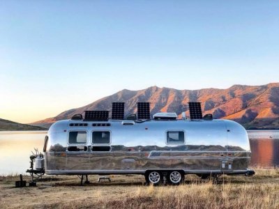 This-Renovated-Airstream-Trailer-Houses-a-Family-of-Six_29.jpg