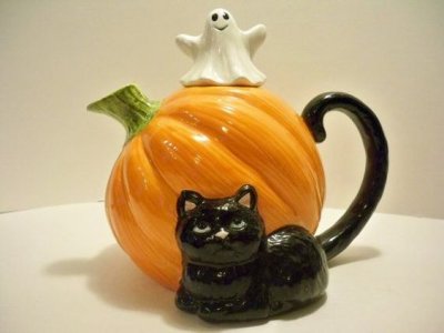 halloween teapot.jpg