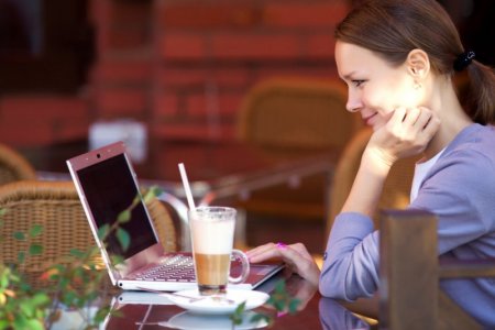 cafe-worker.jpg