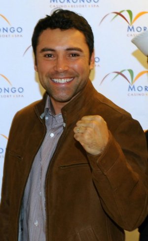 Oscar_De_La_Hoya_at_Morongo_Casino.jpg
