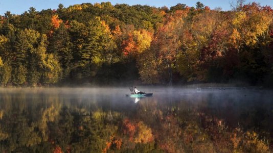 mornin-lake-autumn-fishing.jpg