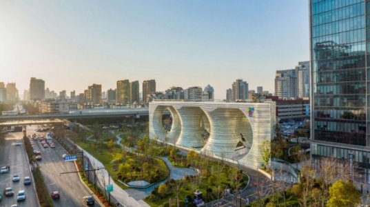 Futuristic parking garage.jpg Futuristic parking garage.jpg