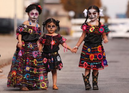 dia-de-los-muertos_kids_f378ef95-9d54-ef0b-56b65fe3640ae6b6_f38317d7-b63c-494f-651b37e9c7e17735.jpg