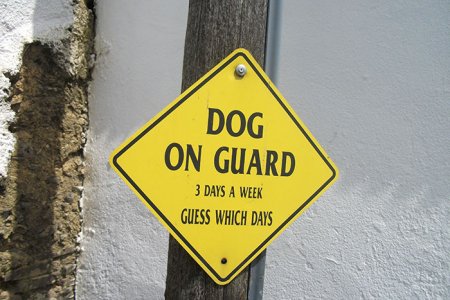 funny-signs-scary-threatening-162-5da86e625e25c__700.jpg