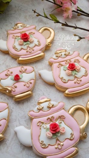 teapots pink cake.jpg