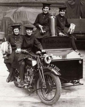 London female firefighters 1932.jpg