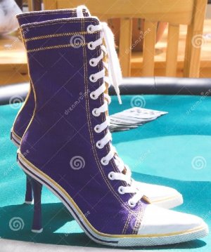 high-heel-sneakers-2699174.jpg