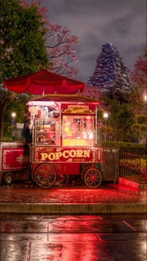 red popcorn.jpg