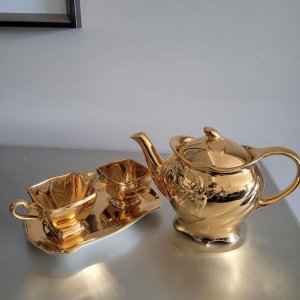 teapot gold royal winton.jpg