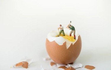 breakingegg.jpg