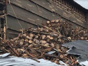 Barton-distillery-bourbon-collapse-bardstown-fire-department.jpg Barton-distillery-bourbon-collapse-bardstown-fire-department.jpg