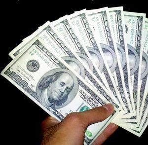 Big-handful-of-cash-thumb-300x294-143949.jpg