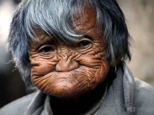1290048781_uh-ugly-face-of-old-lady.jpg