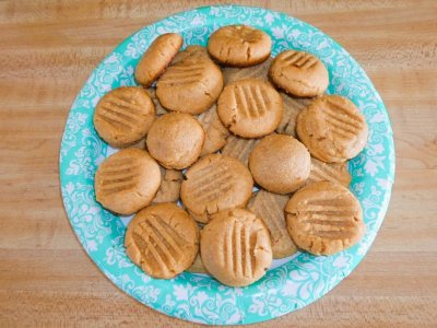 3 Ingredient Peanut Butter Cookies._.JPG 3 Ingredient Peanut Butter Cookies._.JPG