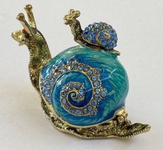 turquoise snail.jpg