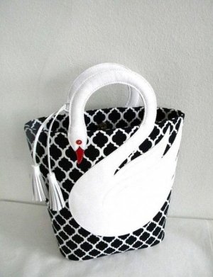 bag swan.jpg