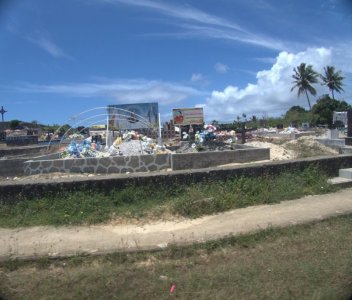 Cemetery in Nufu Alofa.jpg