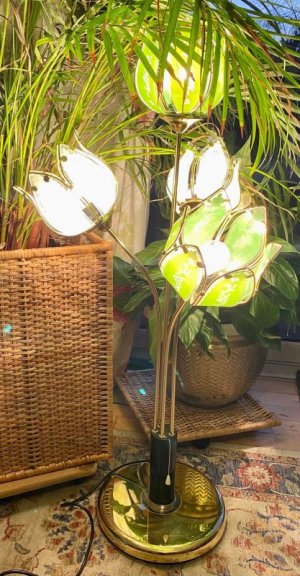lamp tulip.jpg
