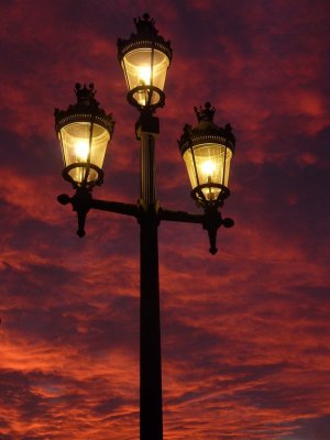 light street-lamp-392095_1280.jpg