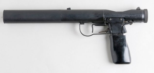 1280px-Welrod_Mk_I_(6825681998).jpg