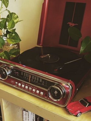 red record player .jpg