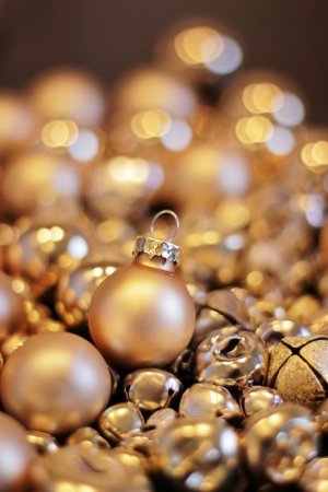 gold baubles.jpg