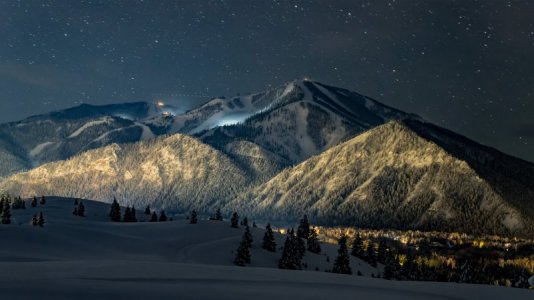 WhiteClouds_2024-12-30_02-35am.jpg
