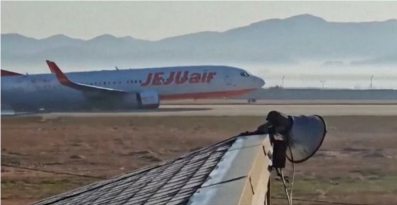 Plane.JPG Plane.JPG