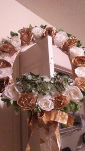 A a wreath gold white.jpg