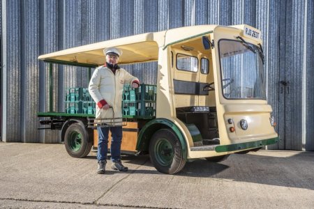 milk float.jpg milk float.jpg