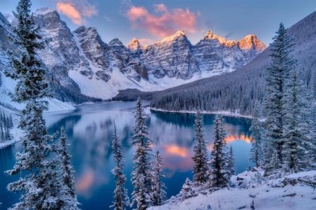 6a985aaa-8a95-4382-97a9-91cdf96f43d3-Moraine_Lake_Dennis_Frates_Alamy_Stock_Photo.jpg