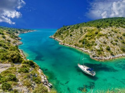 green- lagoonsoloboat.jpg