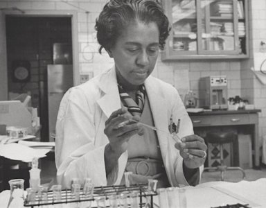 marie_maynard_daly_lab-640x500.jpg