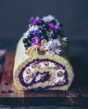 Carolin-Strothe-White-Black-Currant-Swiss-Roll-672236a311db4__700.jpg