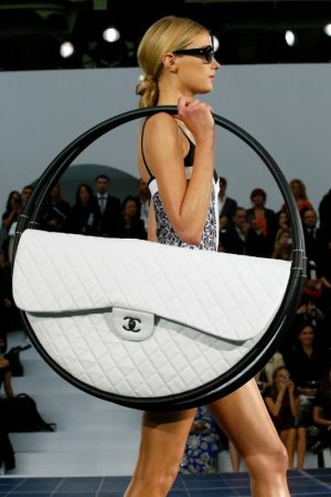 1705068804-craziest-designer-handbags-chanel-hula-hoop-bag.jpeg