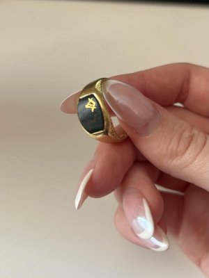 ring Ian.jpg