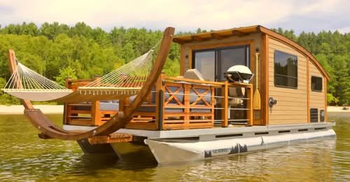 tinyhomeboat.jpg