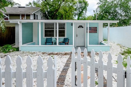 tinyrental.jpg