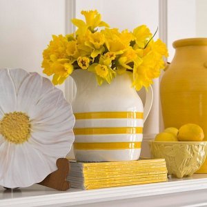 yellow vase.jpg