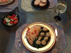 Scallops on Spinach.jpg