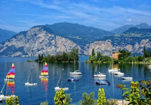 lake-como-italy-wallpaper.jpg