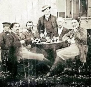 The only existing photo of Vincent Van Gogh and Paul Gauguin together..jpg