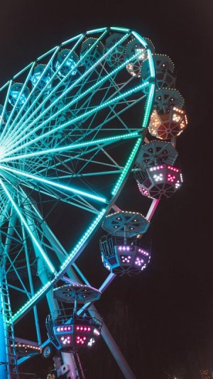 turq ferris wheel.jpg
