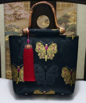Ethnic-Style-Rattan-Wood-Embroidery-Tassel-Handbag1 (1)~2.jpg